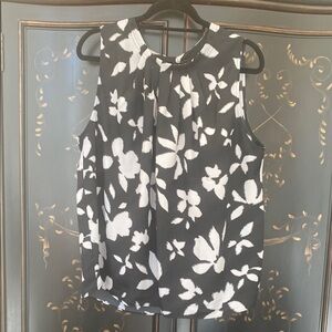 Ann Taylor Floral Sleeveless Blouse - Black and White size XL